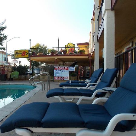 Super 8 By Wyndham Santa Cruz Beach Boardwalk Bagian luar foto