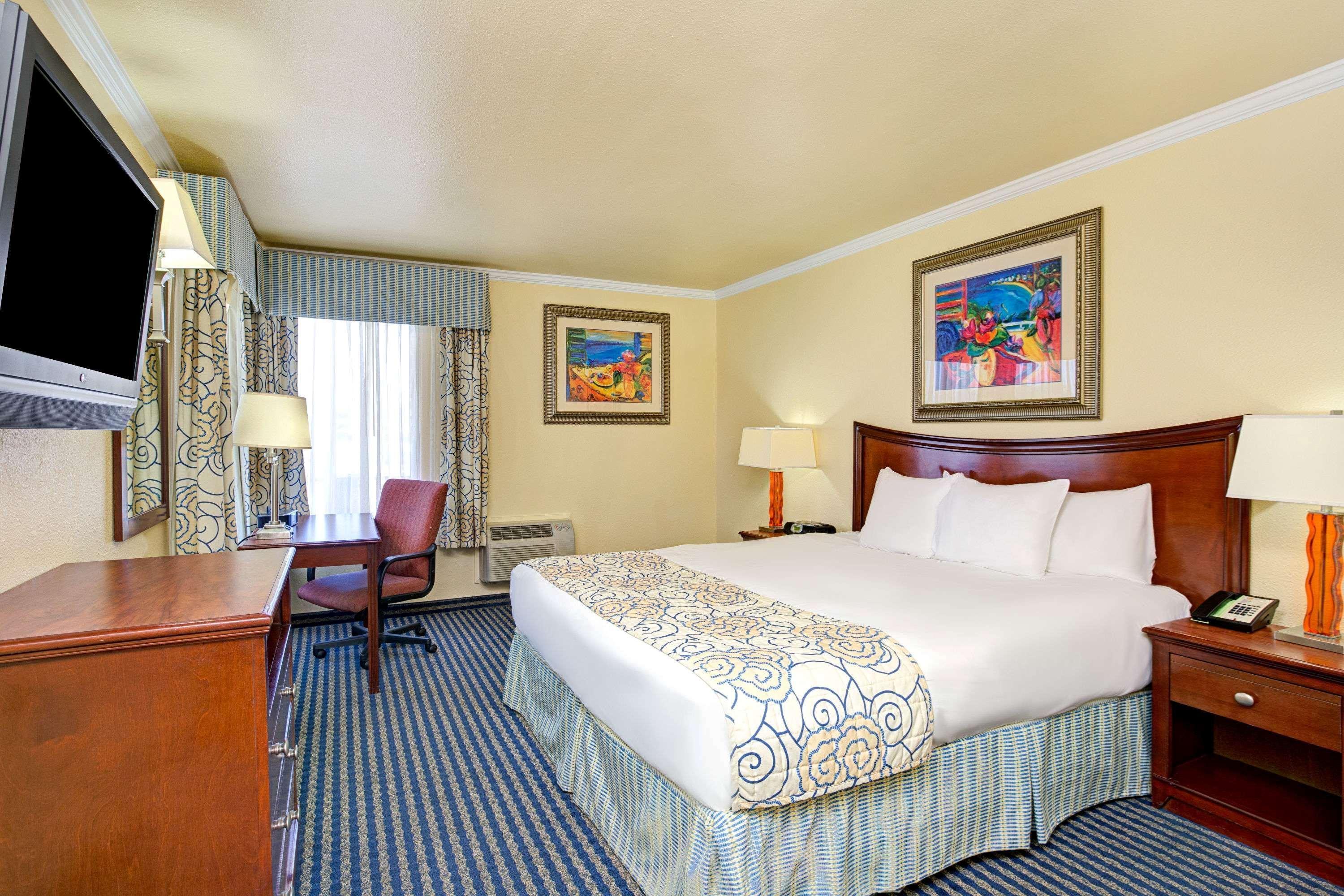 Super 8 By Wyndham Santa Cruz Beach Boardwalk Bagian luar foto
