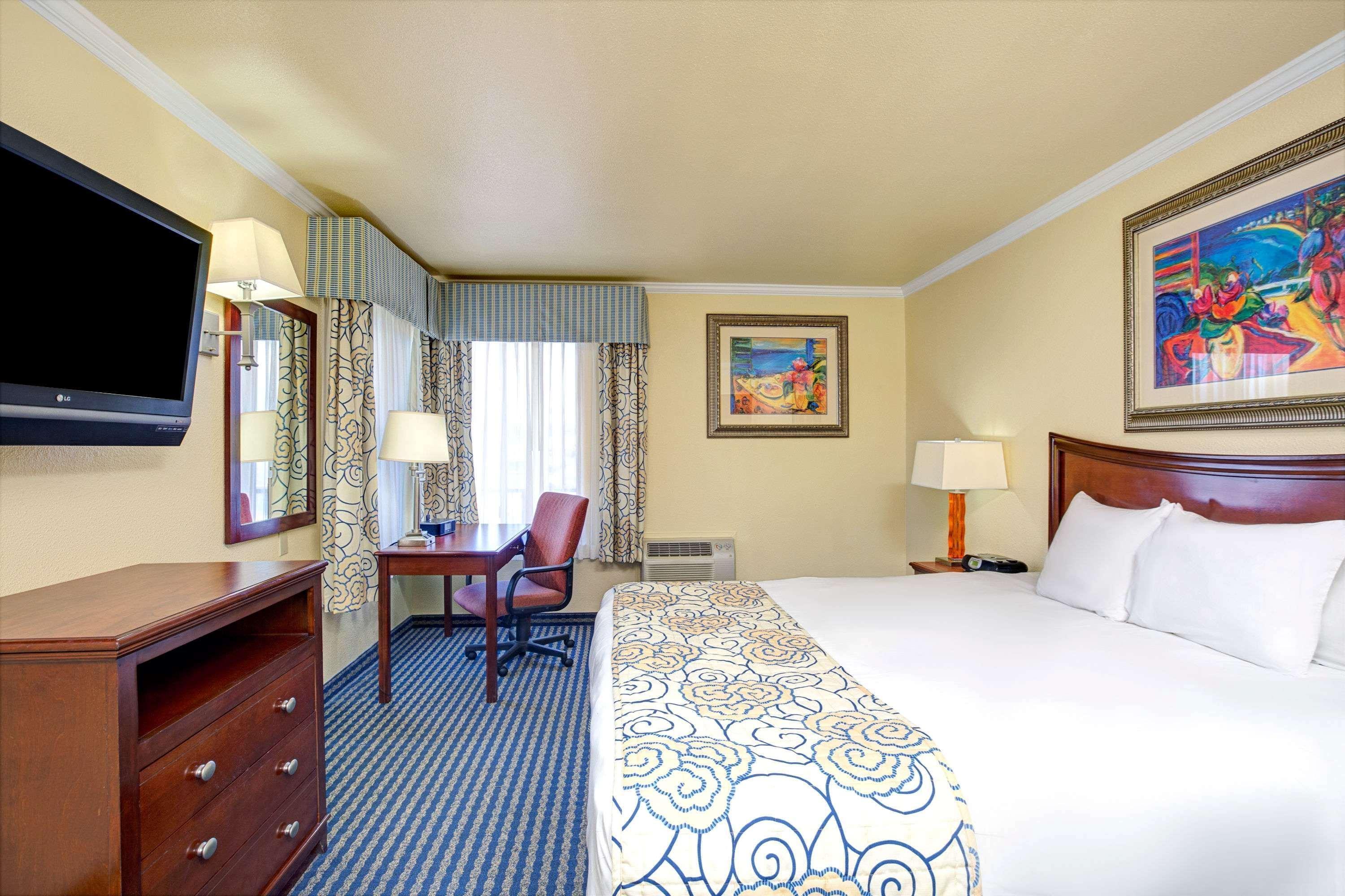 Super 8 By Wyndham Santa Cruz Beach Boardwalk Bagian luar foto