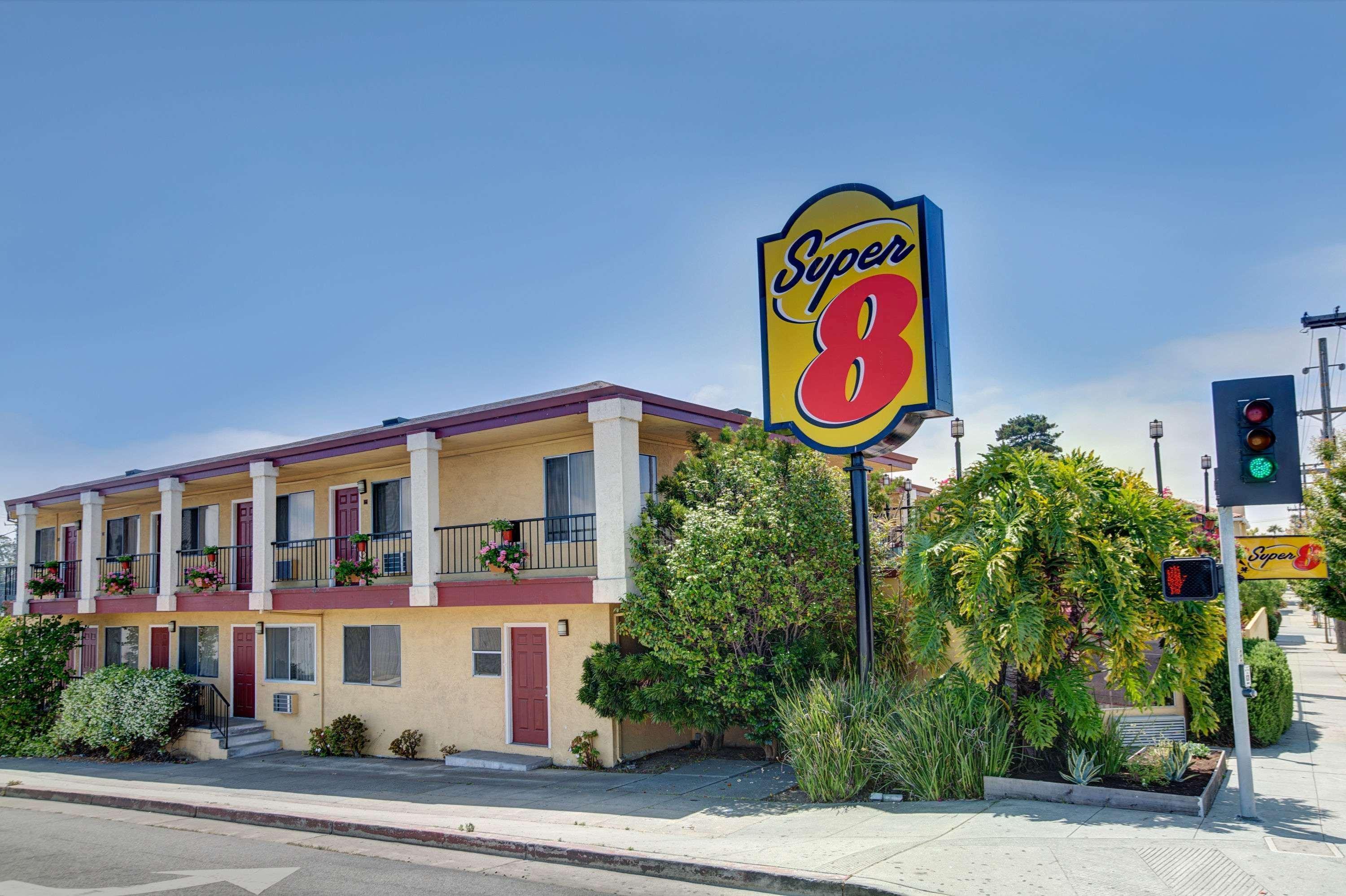 Super 8 By Wyndham Santa Cruz Beach Boardwalk Bagian luar foto